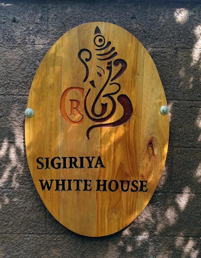 The Sigiriya White House Lägenhet Exteriör bild